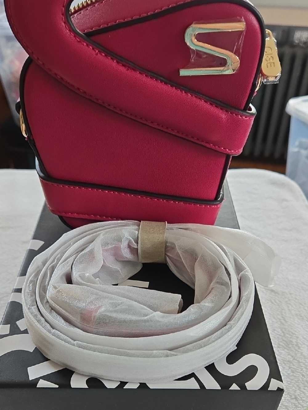 Cise Rasberry Cross Body Bag - Picture 5 of 9